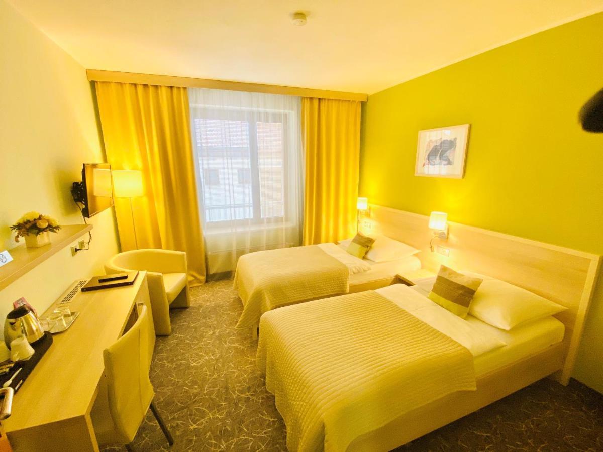 אוהרסקה הראדיסטה Hotel Mlynska מראה חיצוני תמונה
