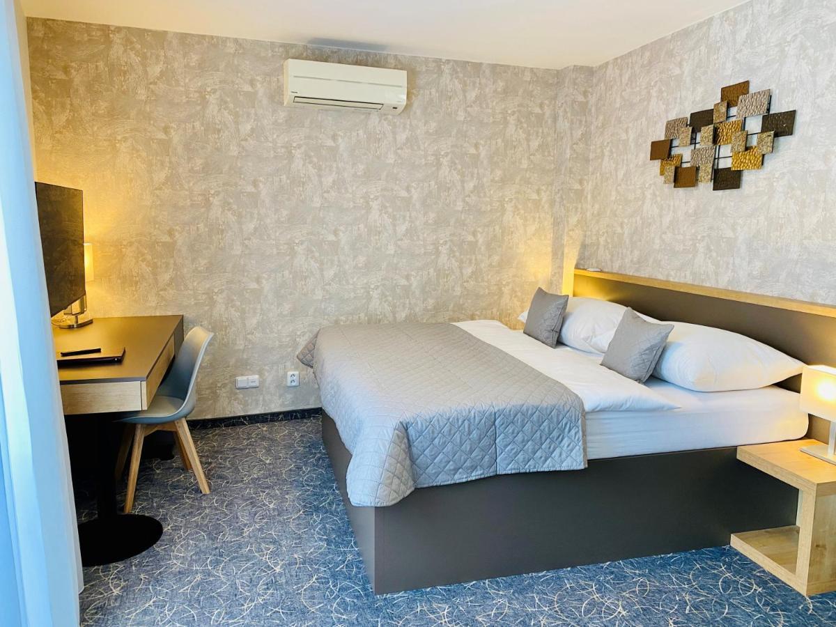 אוהרסקה הראדיסטה Hotel Mlynska מראה חיצוני תמונה
