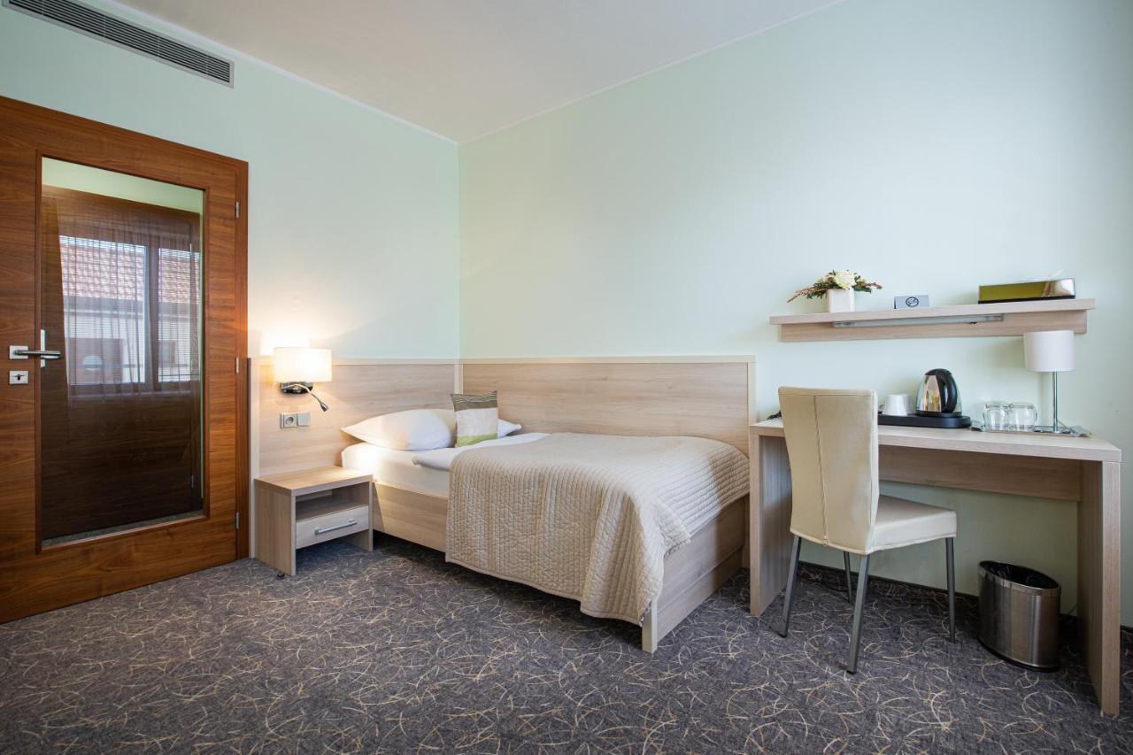 אוהרסקה הראדיסטה Hotel Mlynska מראה חיצוני תמונה