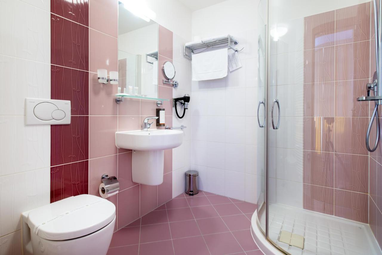 אוהרסקה הראדיסטה Hotel Mlynska מראה חיצוני תמונה