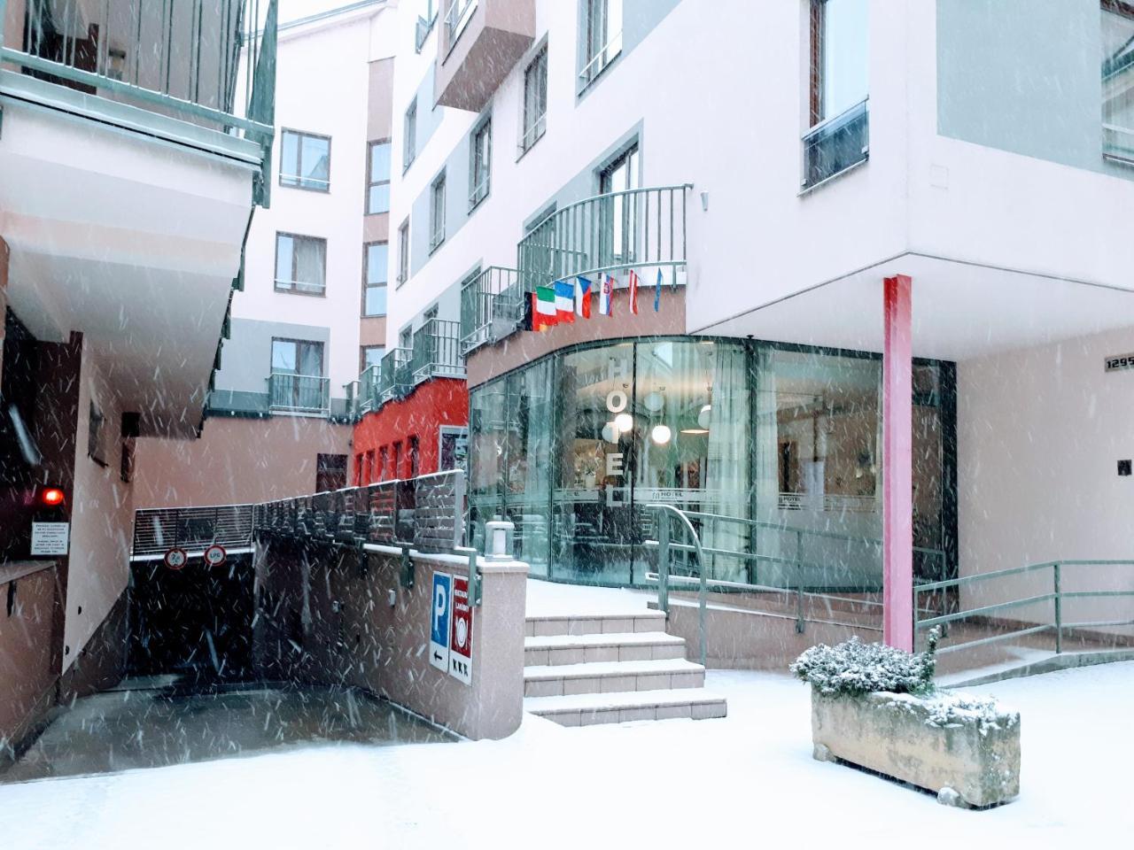 אוהרסקה הראדיסטה Hotel Mlynska מראה חיצוני תמונה
