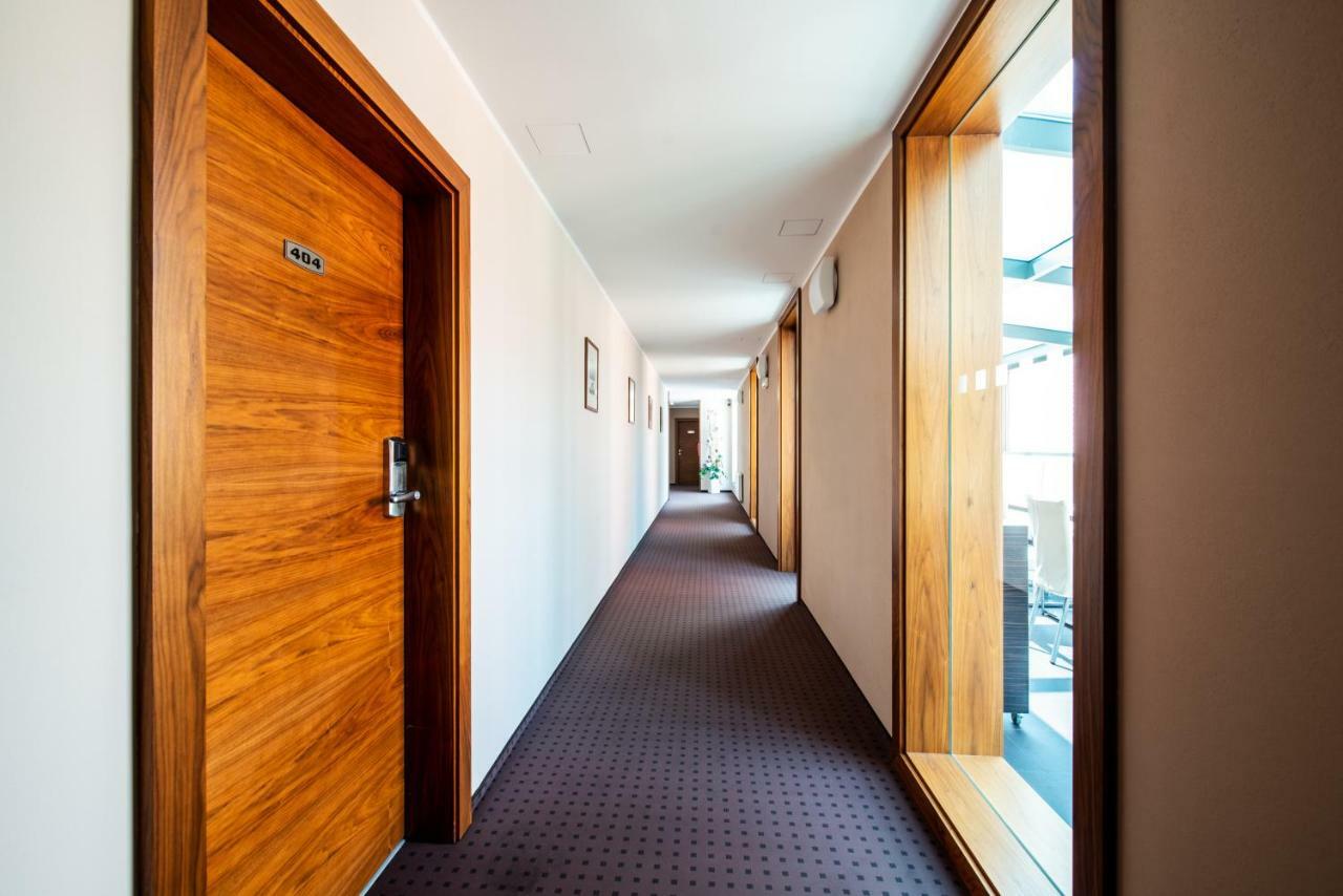 אוהרסקה הראדיסטה Hotel Mlynska מראה חיצוני תמונה