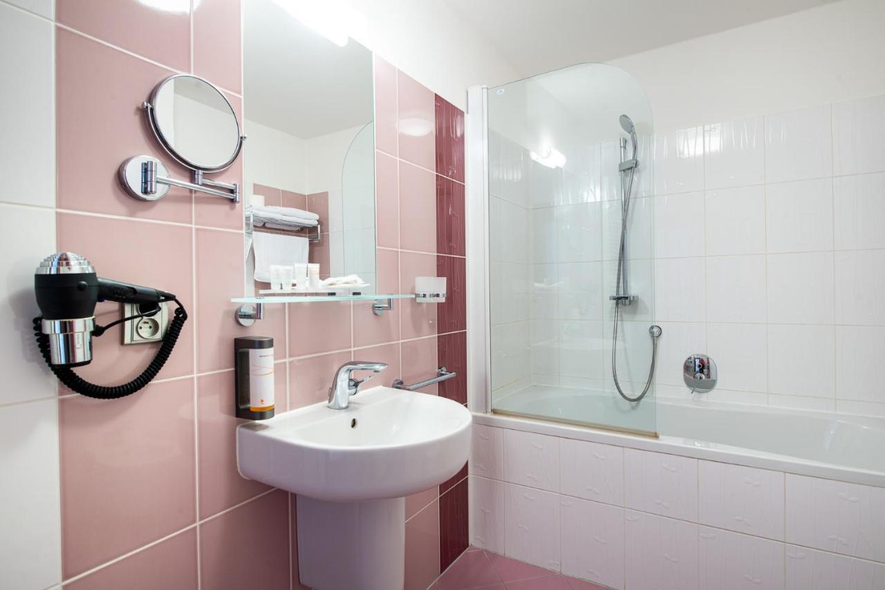 אוהרסקה הראדיסטה Hotel Mlynska מראה חיצוני תמונה