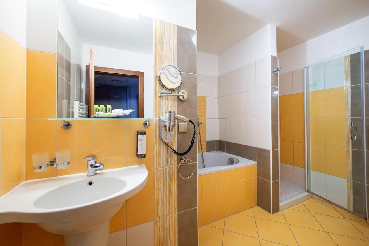 אוהרסקה הראדיסטה Hotel Mlynska מראה חיצוני תמונה