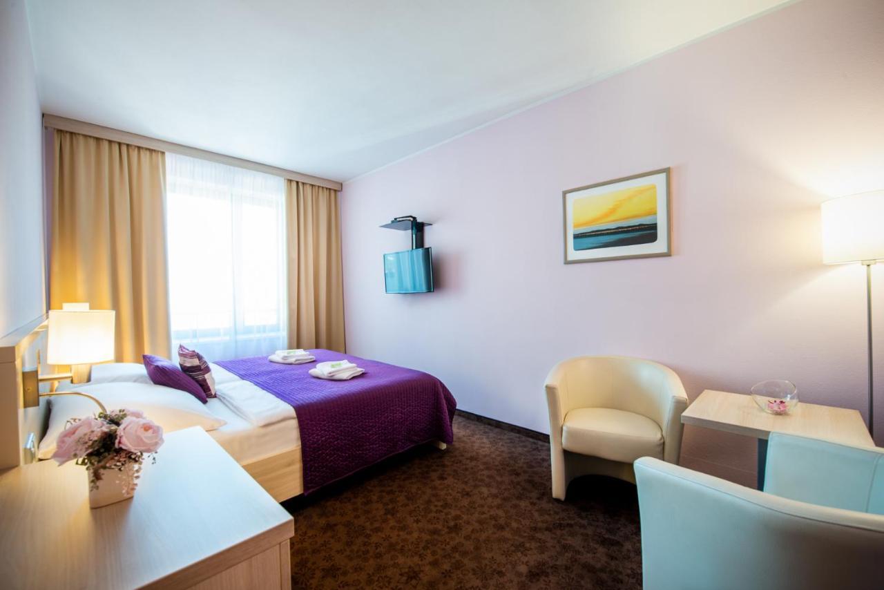 אוהרסקה הראדיסטה Hotel Mlynska מראה חיצוני תמונה