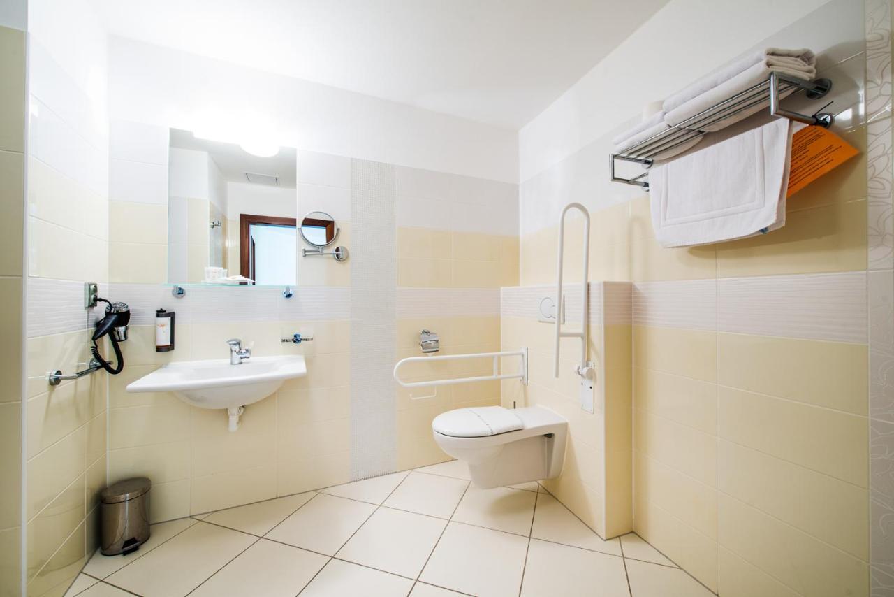 אוהרסקה הראדיסטה Hotel Mlynska מראה חיצוני תמונה